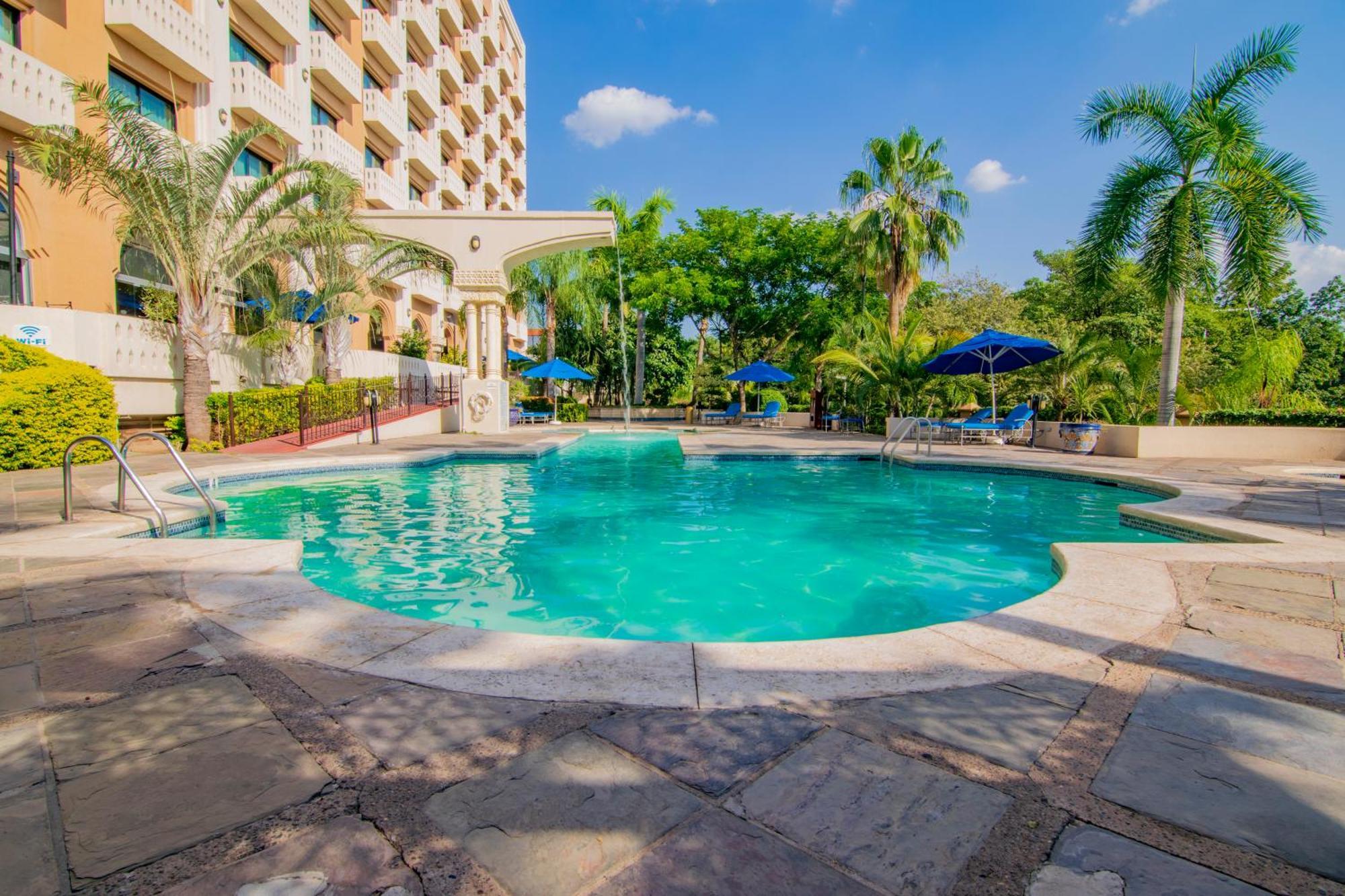 Hotel Lucerna Culiacan Exterior photo